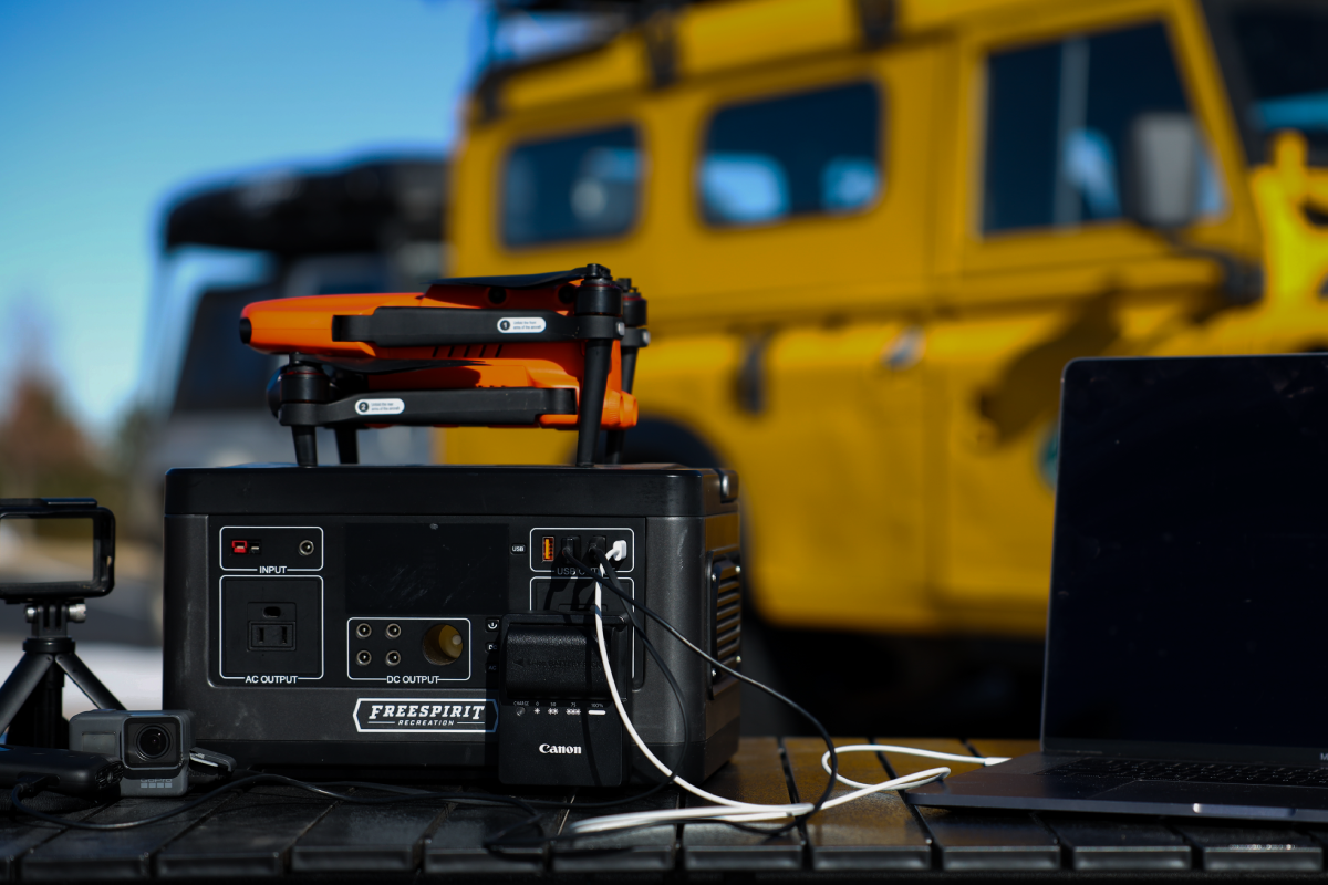 Drone and laptop charging with 500w power station