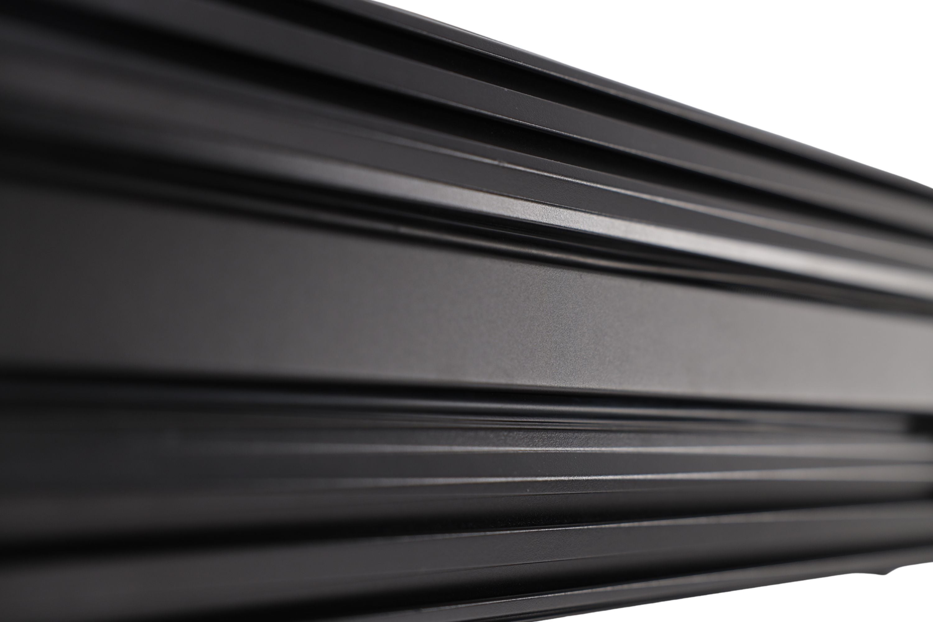 Up close photo of the Evolution V2 center bar that separates the top and bottom shell of the rooftop tent.