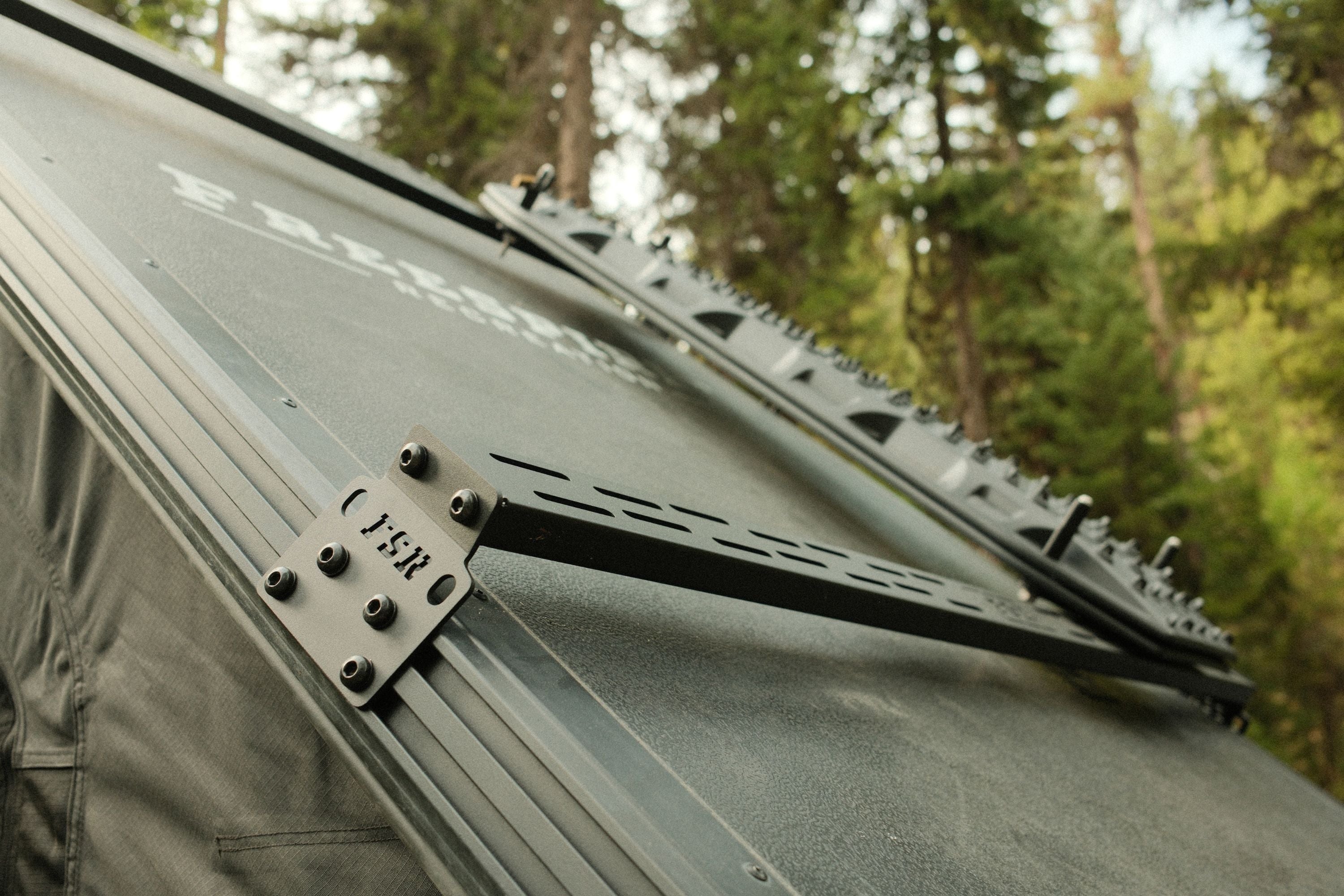 Hard Shell Series - Crossbar Kits