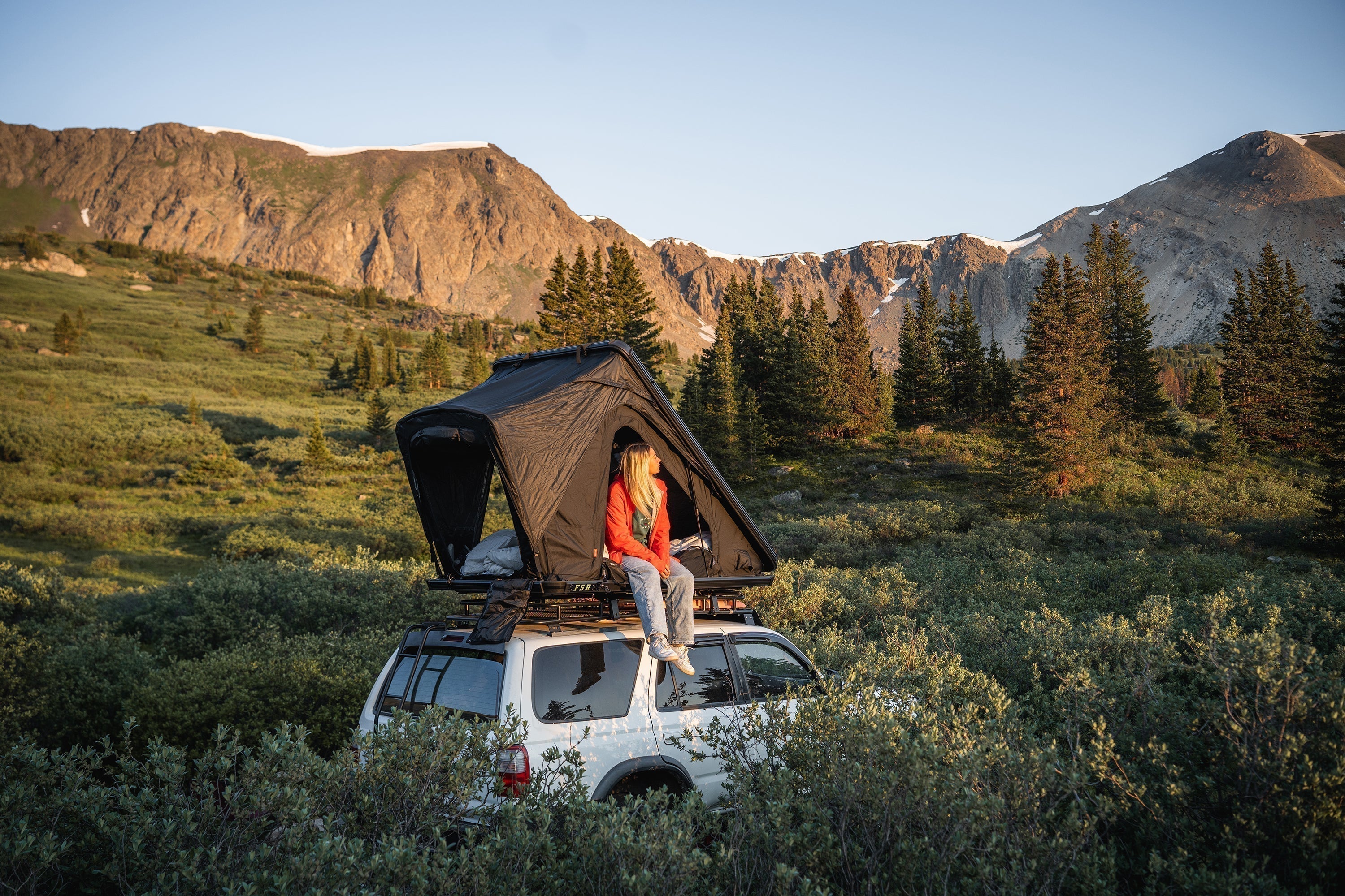 Clamshell Rooftop Tents: Aspen Lite vs. Aspen V2