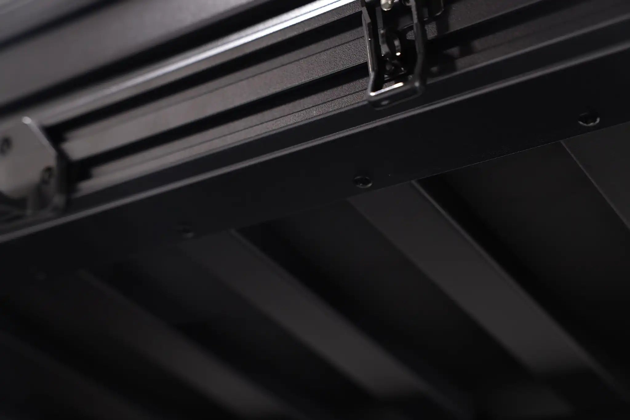 Close up photo of the cross slat design on the underside of the FSR Evolution V2 Rooftop Tent by Freespirit Recreation.